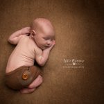 newborn baby photographer - Sandbach, Cheshire - tushi up
